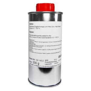 Afluftning til epoxy kommer i en sølvfarvet metaldåse med rødt skruelåg og en hvid etiket med sort tekst, herunder instruktioner og sikkerhedsoplysninger. Dåsen er vist stående på en hvid baggrund.