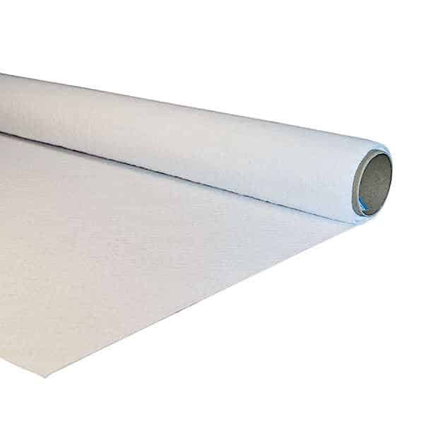 En stor rulle Absorber 150 g hvidt papir, der er delvist rullet ud, og hvor arket strækker sig fladt ud fra den cylindriske papkerne.