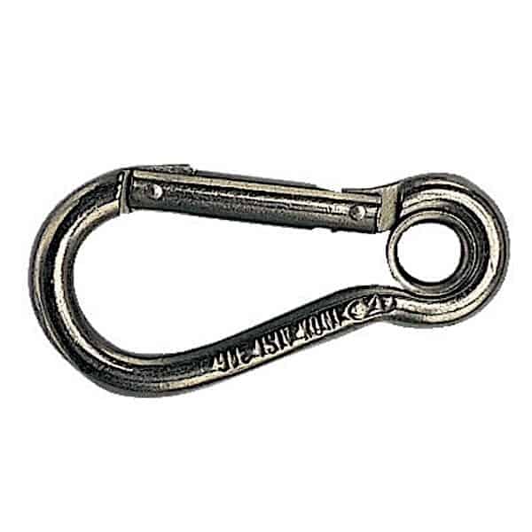 Karabinhage er en sølvfarvet metalkarabinhage med en fjederbelastet låge, der gør det nemt at sætte den på og tage den af. Den er ideel til klatring, nøgleringe og udendørs aktiviteter.